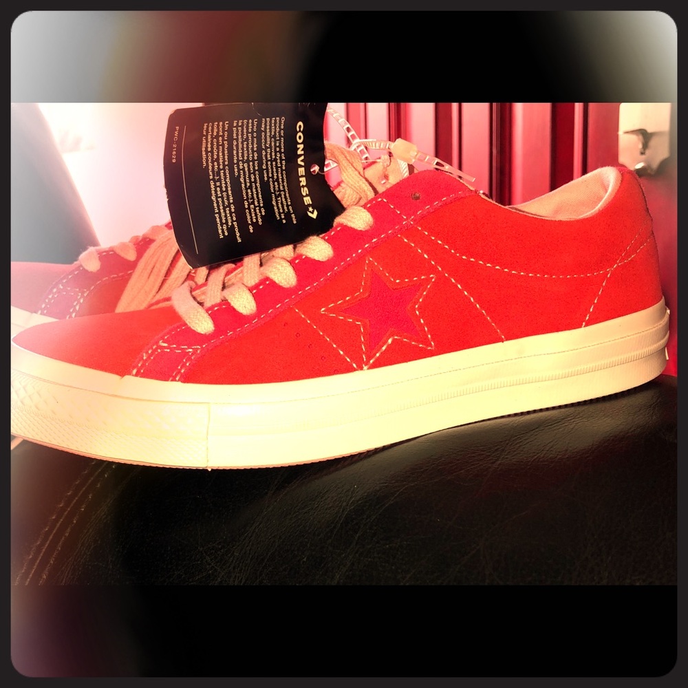 ⭐️CONVERSE RED & PINK 6y/8.5 women’s